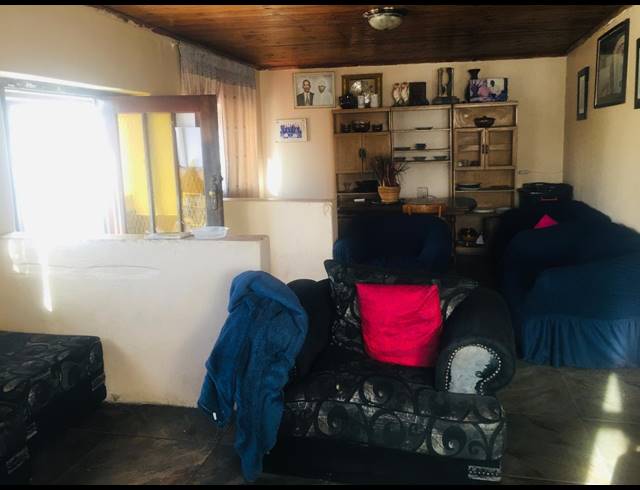 3 BEDROOM FREEHOLD FOR SALE IN MANDELA PARK